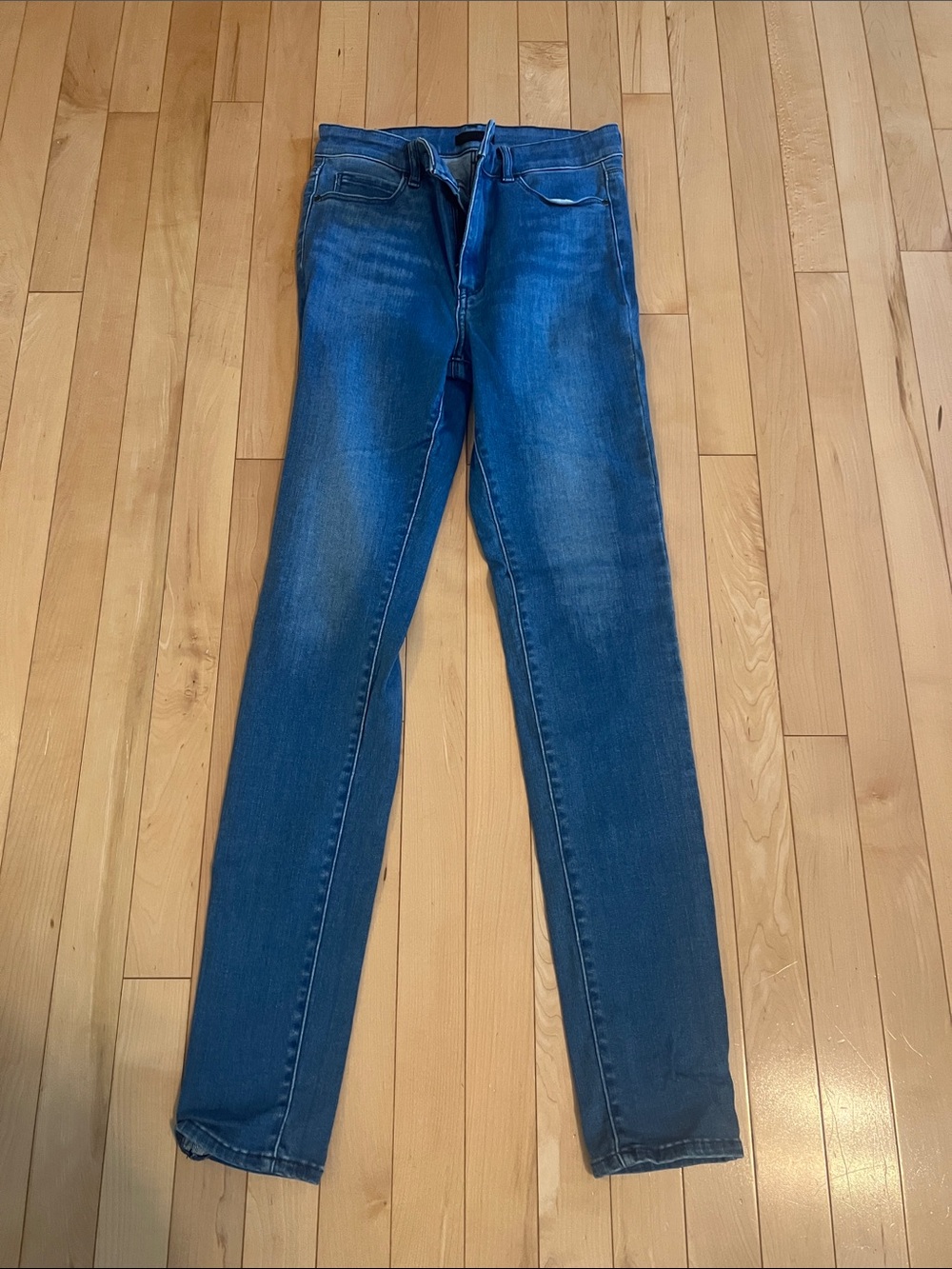 Uniqlo Women's Blue Skinny Jeans Size 26